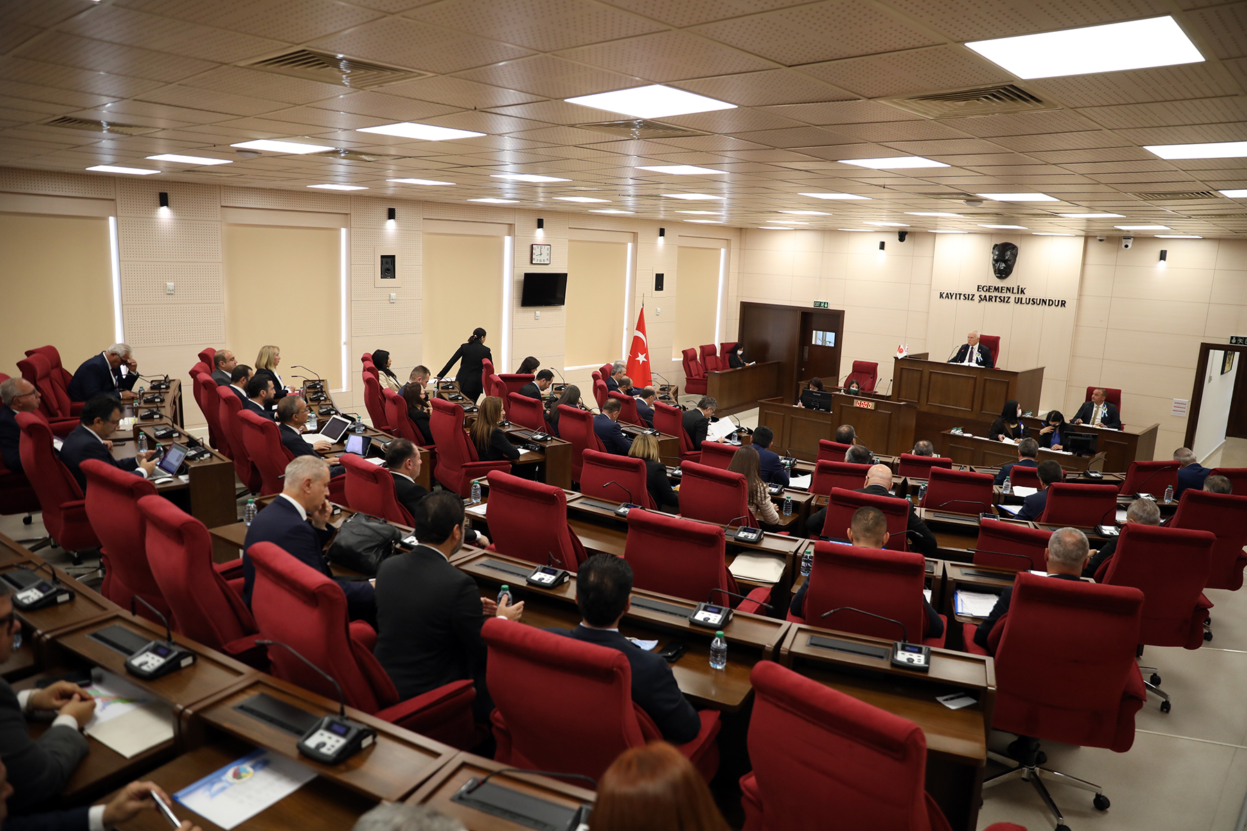 Cumhuriyet Meclisi Genel Kurulu’nda güncel konuşmalar sürüyor…Taçoy:Türkiye ile parayı kullanma anlaşması imzalamak gerekiyor