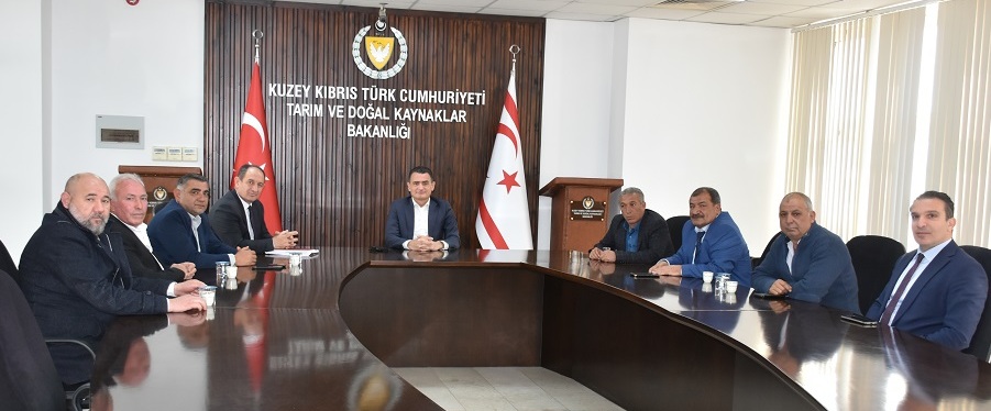 Bakan Oğuz Seracılarla görüştü