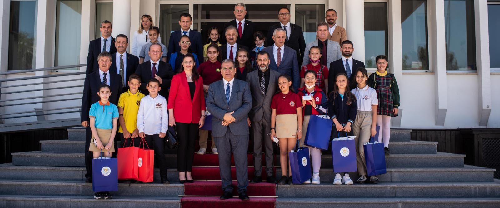 Öğrenciler devlet ve hükümet yetkililerini ziyaret etti