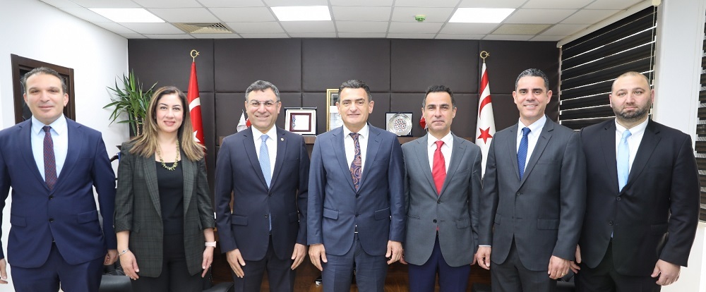 Bakan Oğuz Kuzey Kıbrıs Turkcell yetkilileriyle görüştü