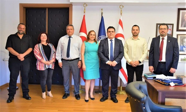 EMO’dan bir heyet DAÜ Rektörü Hocanın’ı ziyaret etti