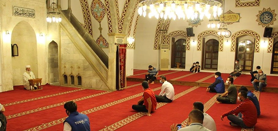 İlk teravih namazı bu akşam camilerde 20.30’da kılınacak