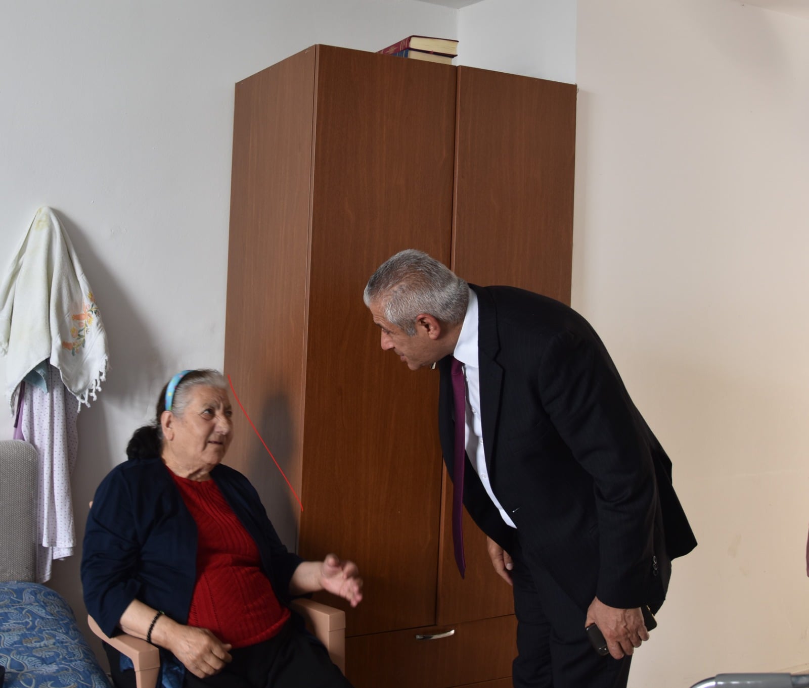 Çalışma Bakanı Taçoy Lapta Huzurevi’deki yaşlılara bayram ziyareti yaptı