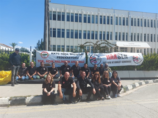 Hava Sporları Federasyonu çalışanlarının eylemi askıya alındı
