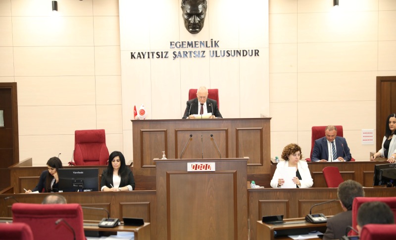 Yeni kabine Meclis’e sunuldu