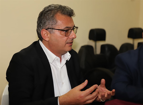 Erhürman: “Sorun hukuki değil, meşruiyet sorunudur”