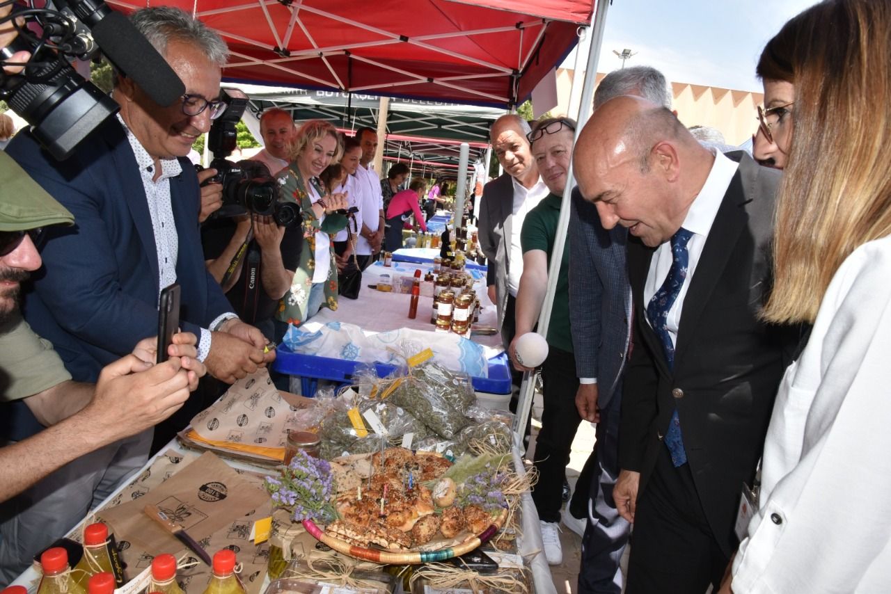 İzmir’de “Kıbrıs rüzgârı” esti
