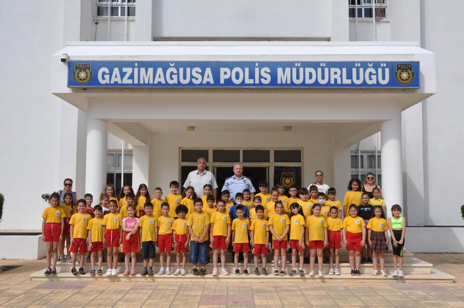 Şht. Hüseyin Akil İlkokulu öğrencileri Gazimağusa Polis Müdürlüğü’nü ziyaret etti