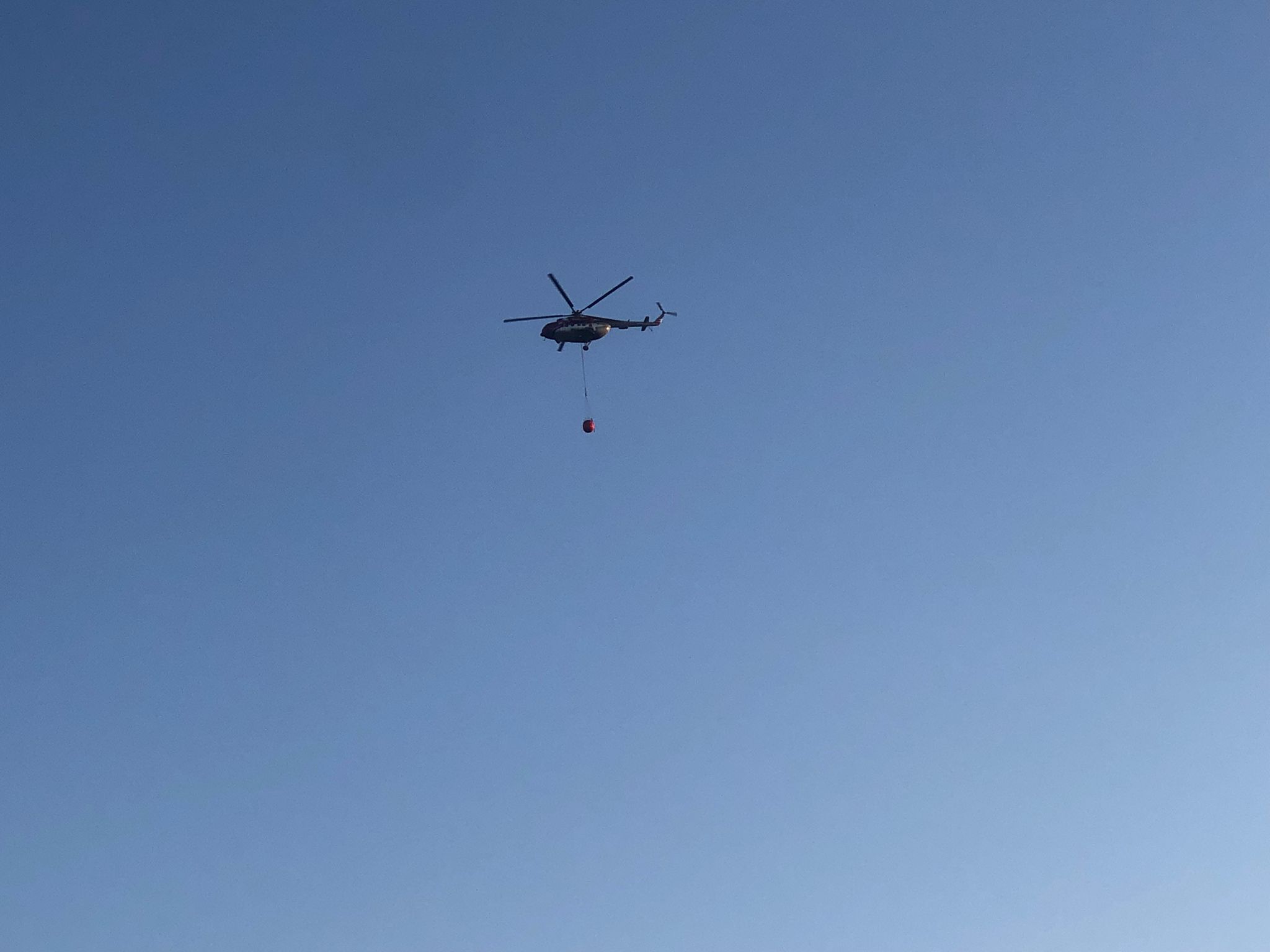 Yangına havadan müdahale yeniden başladı