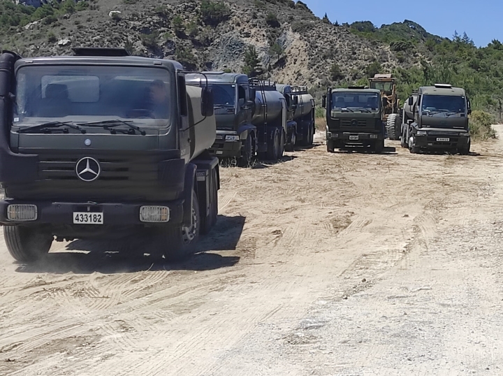 Mersinlik bölgesindeki yangın söndürme çalışmaları devam ediyor