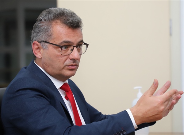 Erhürman:Onuruna sahip çıkan tüm basın emekçilerini saygıyla selamlıyorum