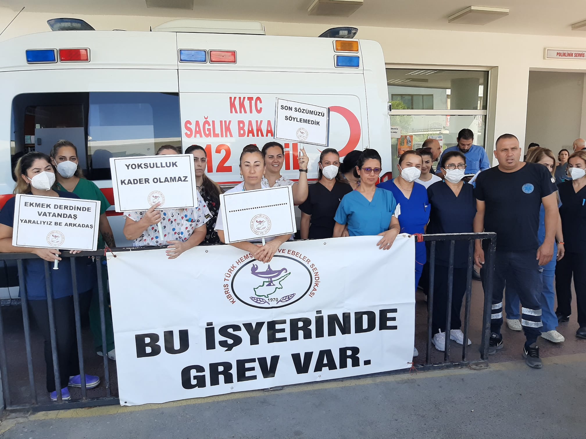 Kıbrıs Türk Hemşire ve Ebeler Sendikası bugün Girne Akçiçek Hastanesi’nde grev yapıyor
