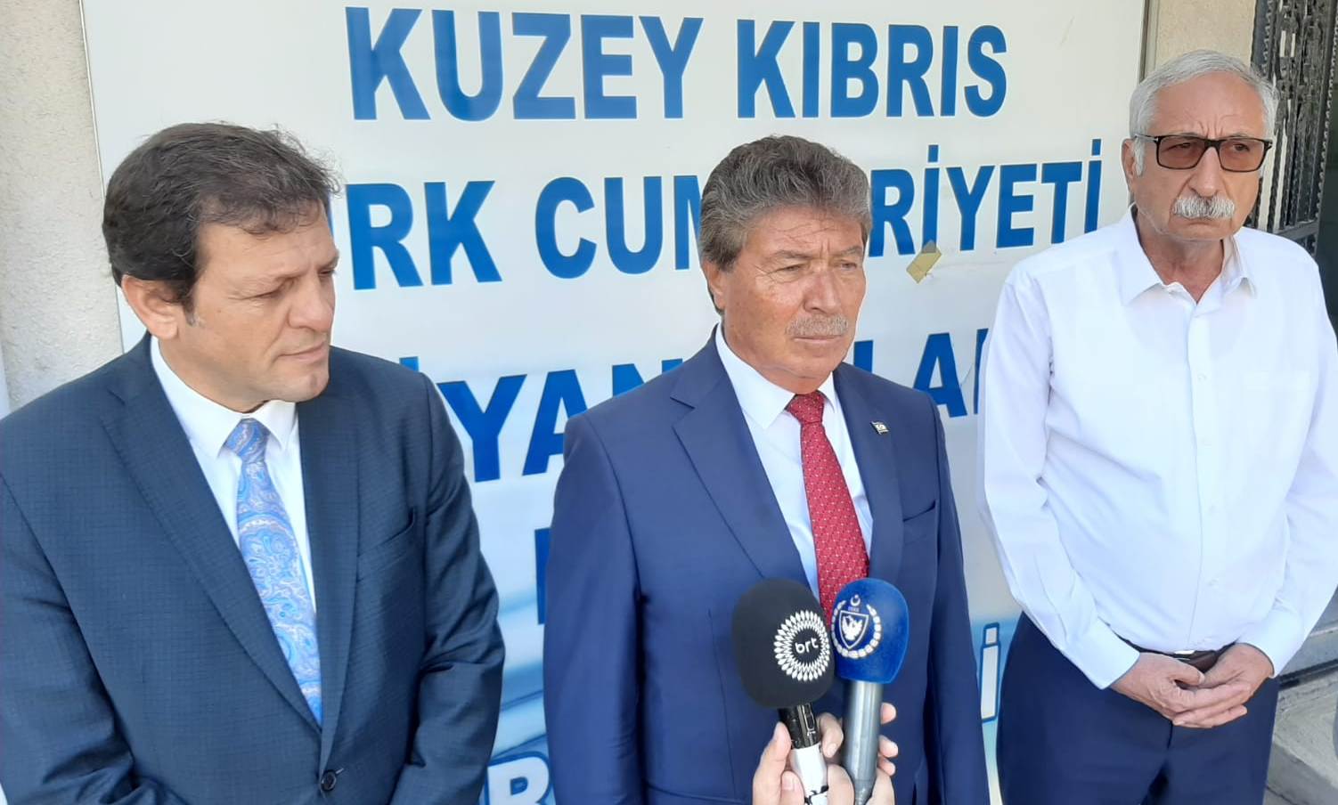 Başbakan Üstel: Açık Pazar bölgesine Araç Kayıt ve Ehliyet Birimi için yeni bina yapılacak