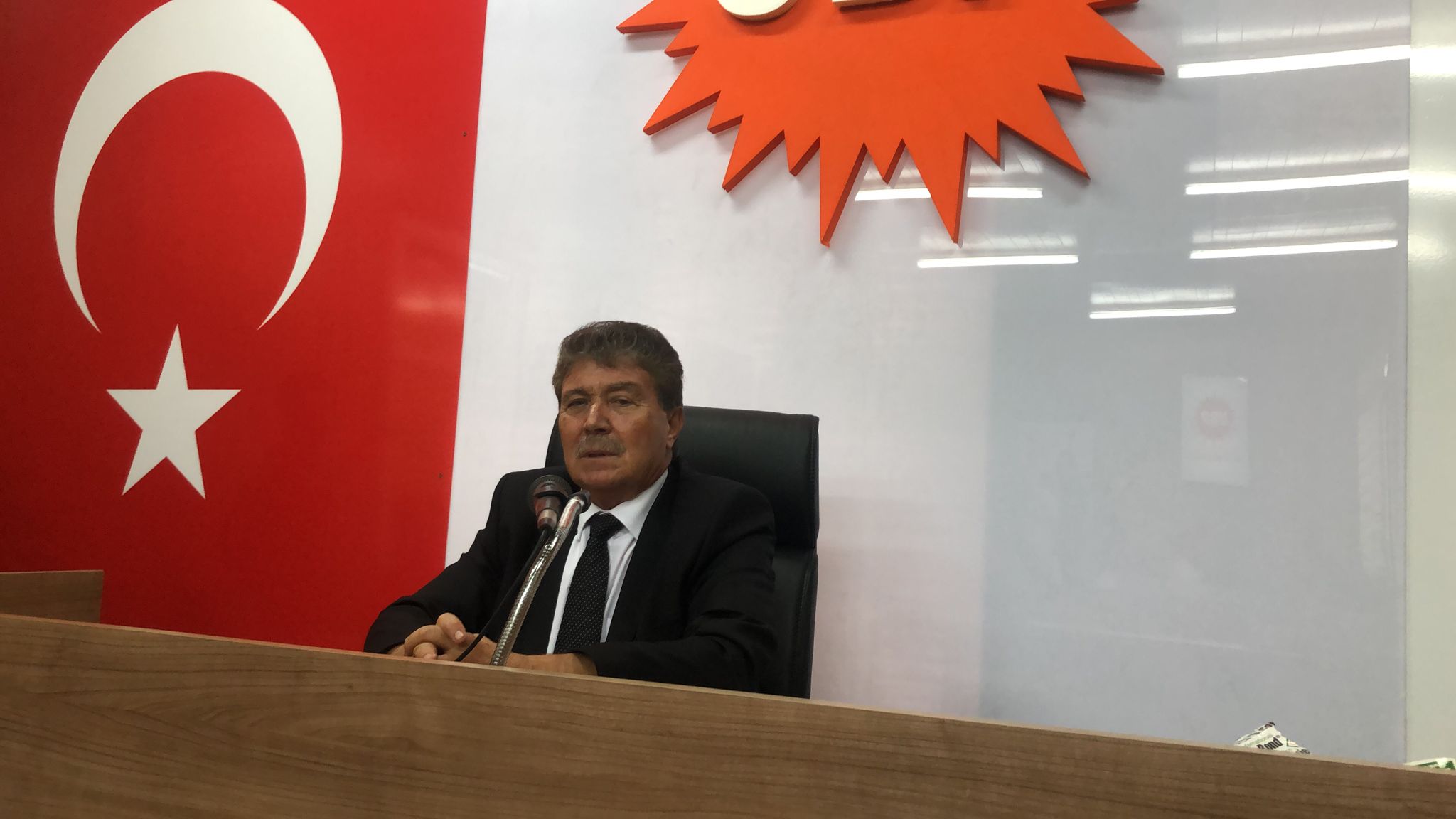 Üstel: Ülkedeki kaos ortamını kaldırmak için bilgilendirme yaptık