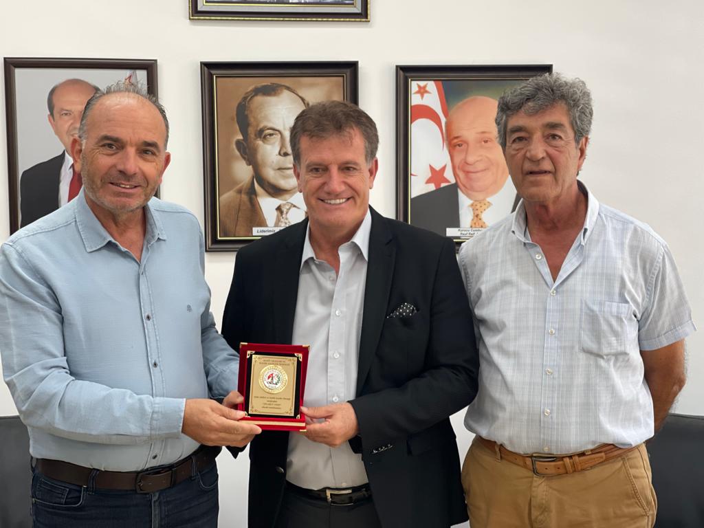 Arıklı, Şehit Aileleri ve Malul Gaziler Derneği heyetiyle görüştü