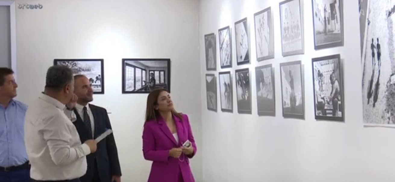BRTK Yönetim Kurulu üyeleri Merkezi Cezaevi’ni konu alan “Döngü” sergisini gezdi