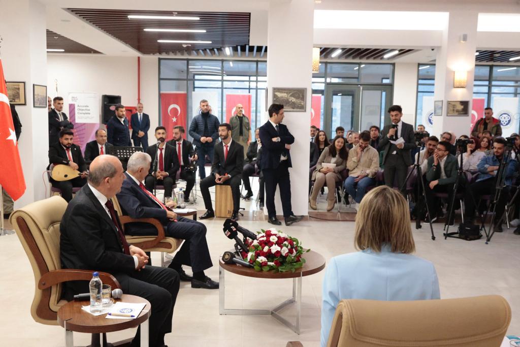 Cumhurbaşkanı Tatar, Erzincan’da üniversiteli gençlerle bir araya geldi.
