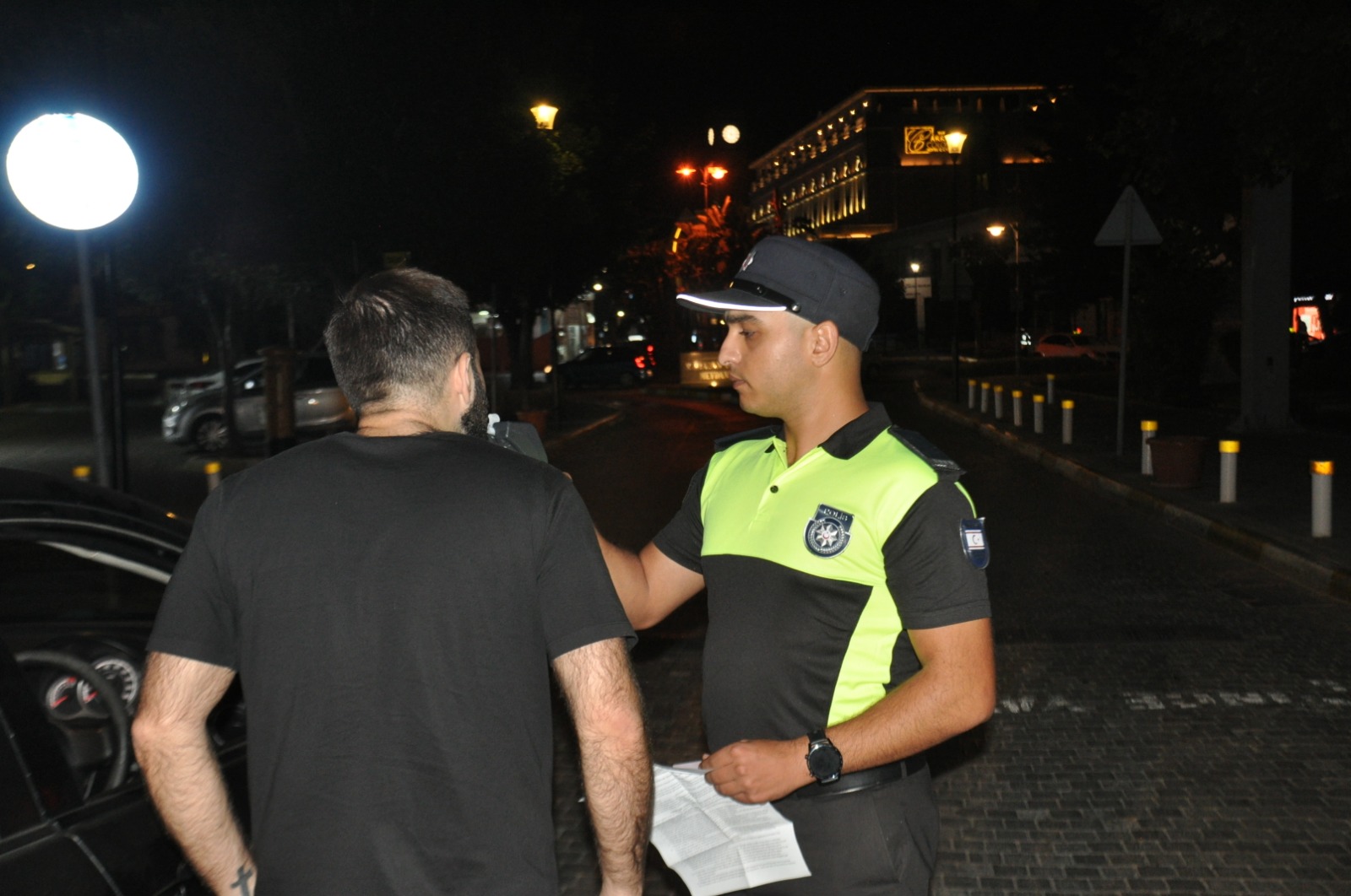 Trafik denetimleri devam ediyor.. 6 araç sürücüsü tutuklandı, 18 araç trafikten menedildi