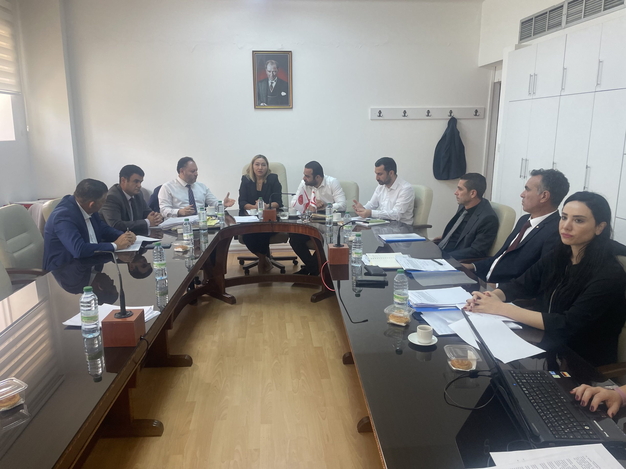 Hukuk, Siyasi İşler ve Dışilişkiler Komitesi “Yabancılar ve Muhaceret (Değişiklik) Yasa Tasarısı”nı onaylayarak Genel Kurula sevk etti