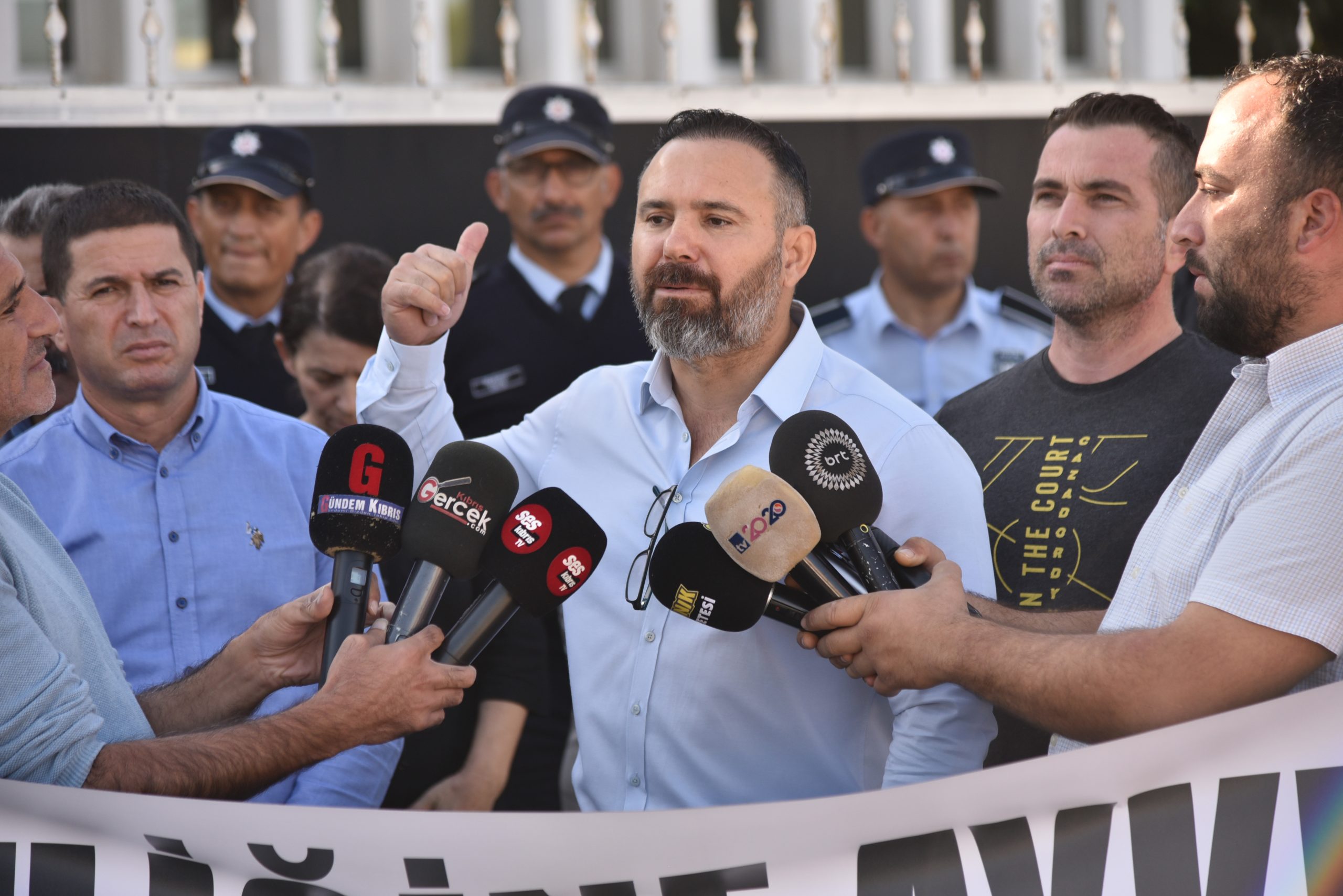 Bengihan, Başbakanlık önünde açıklama yaptı