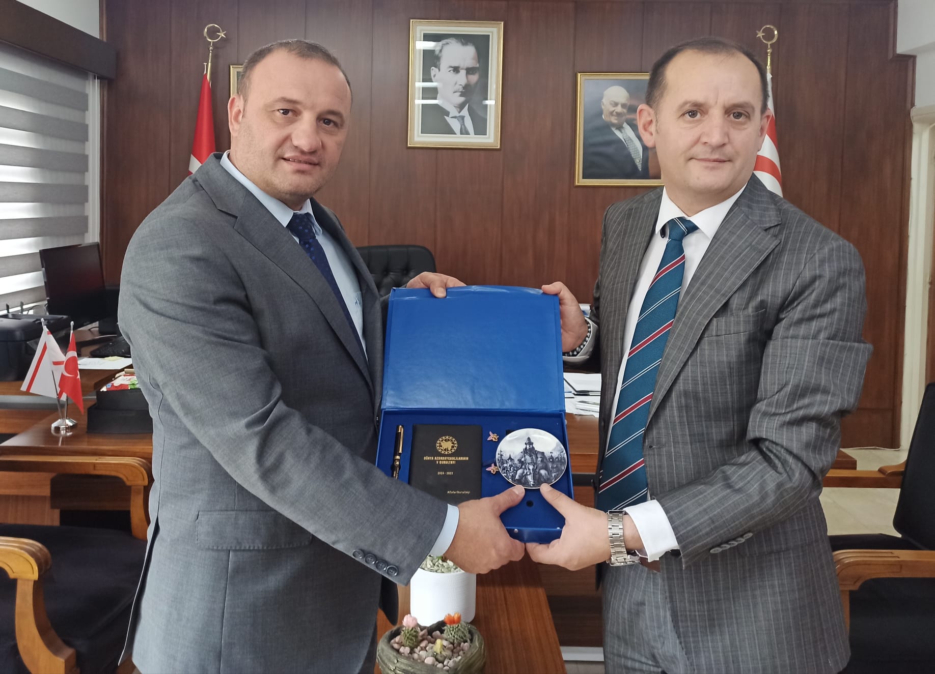Maliye Bakanı Şan, Azerbaycan Kıbrıs Dostluk Cemiyeti Başkanı Hasanoğlu’nu kabul etti