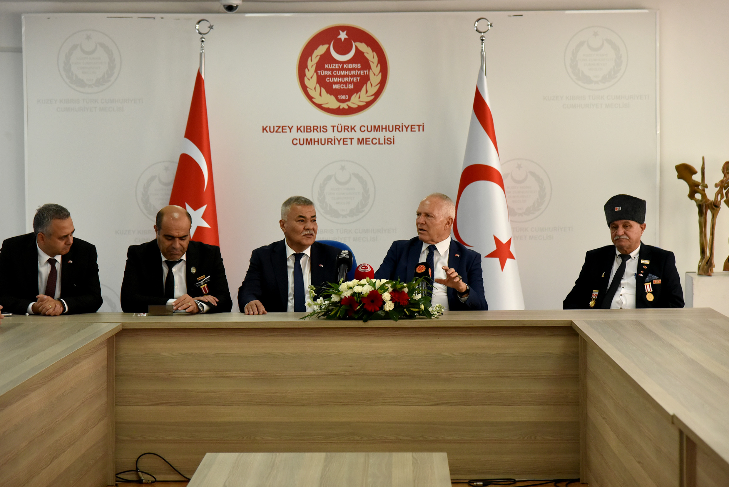 Meclis Başkanı Töre, Torbalı Belediye Başkanı Tekin ve Torbalılı gaziler ile şehit yakınlarını kabul etti