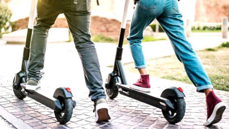 Elektrikli Scooter’ların yollarda kullanımına ek düzenleme.. Hız limiti 25’ten 30’a çıkartıldı