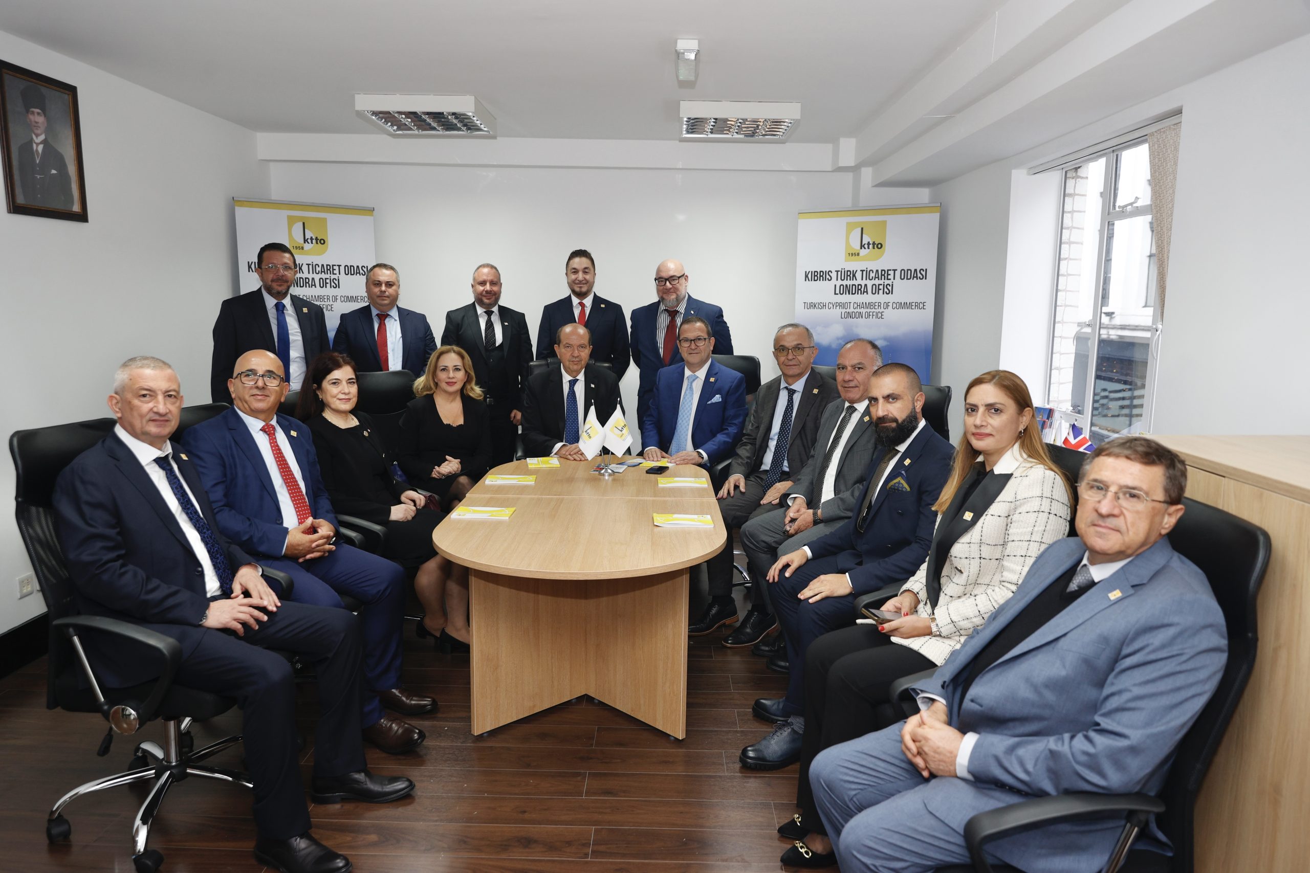 Cumhurbaşkanı Tatar, KTTO Londra Ofisini ziyaret etti