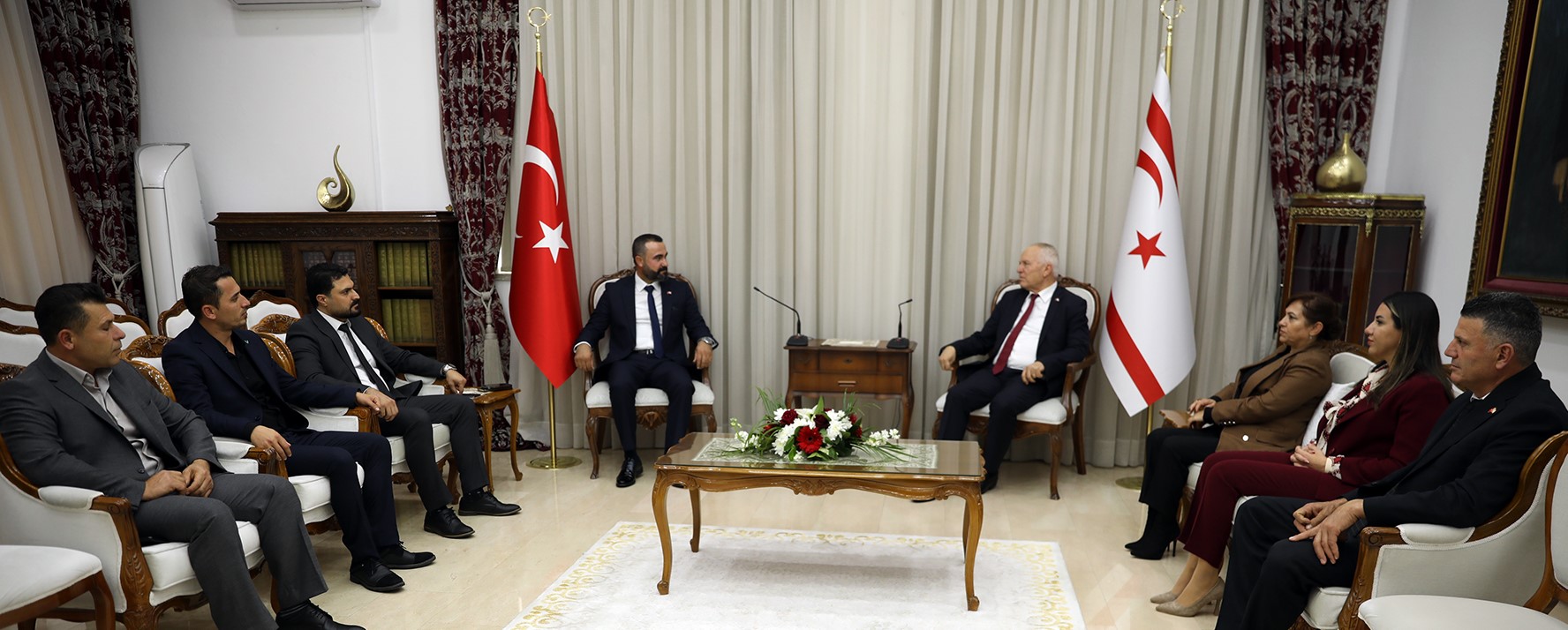 Meclis Başkanı Töre, Toplumsal Yardımlaşma ve Dayanışma Derneği’ni kabul etti