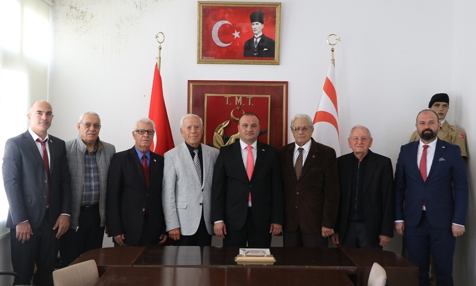 Maliye Bakanı Şan, TMT Mücahitler Derneği’ni ziyaret etti