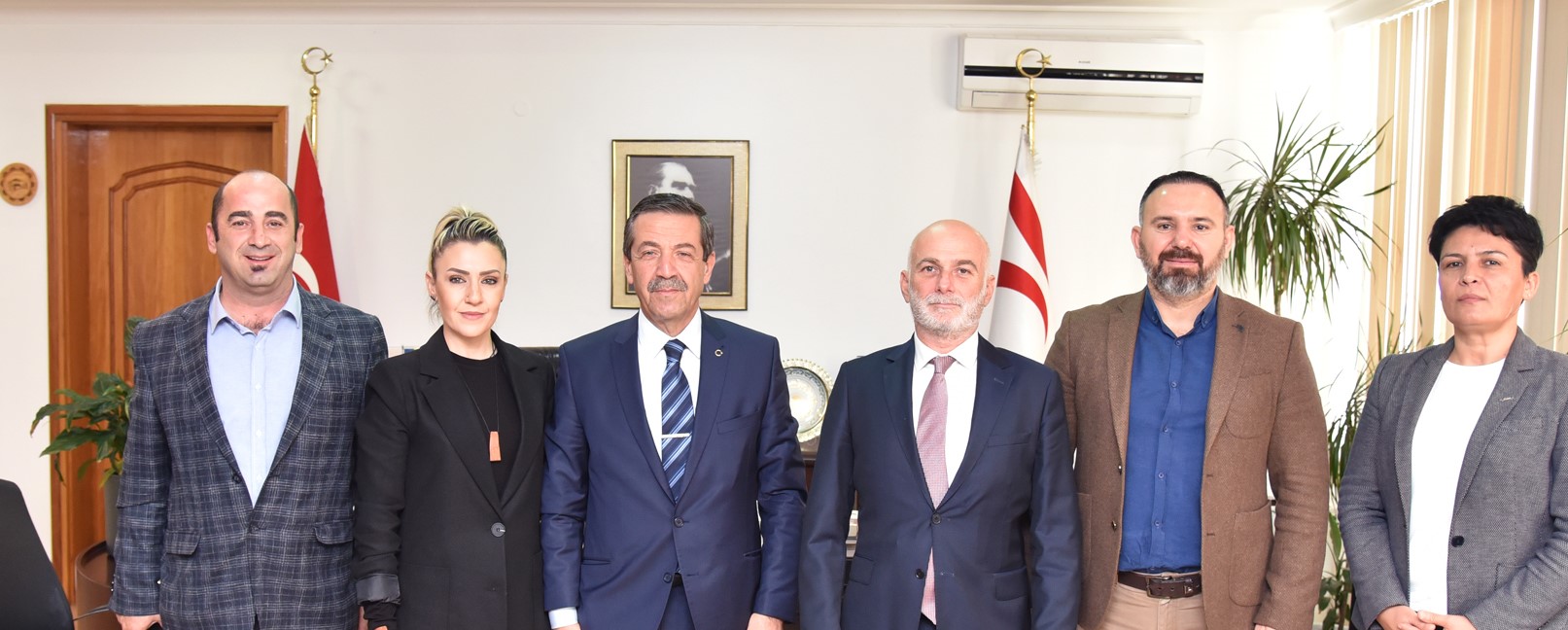 Dışişleri Bakanı Ertuğruloğlu, TAK Yönetim Kurulu’nu kabul etti