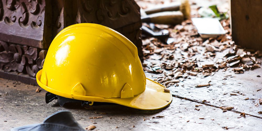3 metre yükseklikten beton zemine düşerek ağır şekilde yaralandı