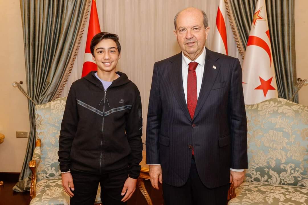 Cumhurbaşkanı  Tatar, TC Tenis Milli Takımı’na seçilen Aren Baybars’ı kabul etti
