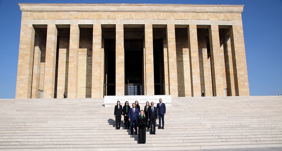 Ekonomi, Maliye, Bütçe ve Plan Komitesi Anıtkabir’i ziyaret etti