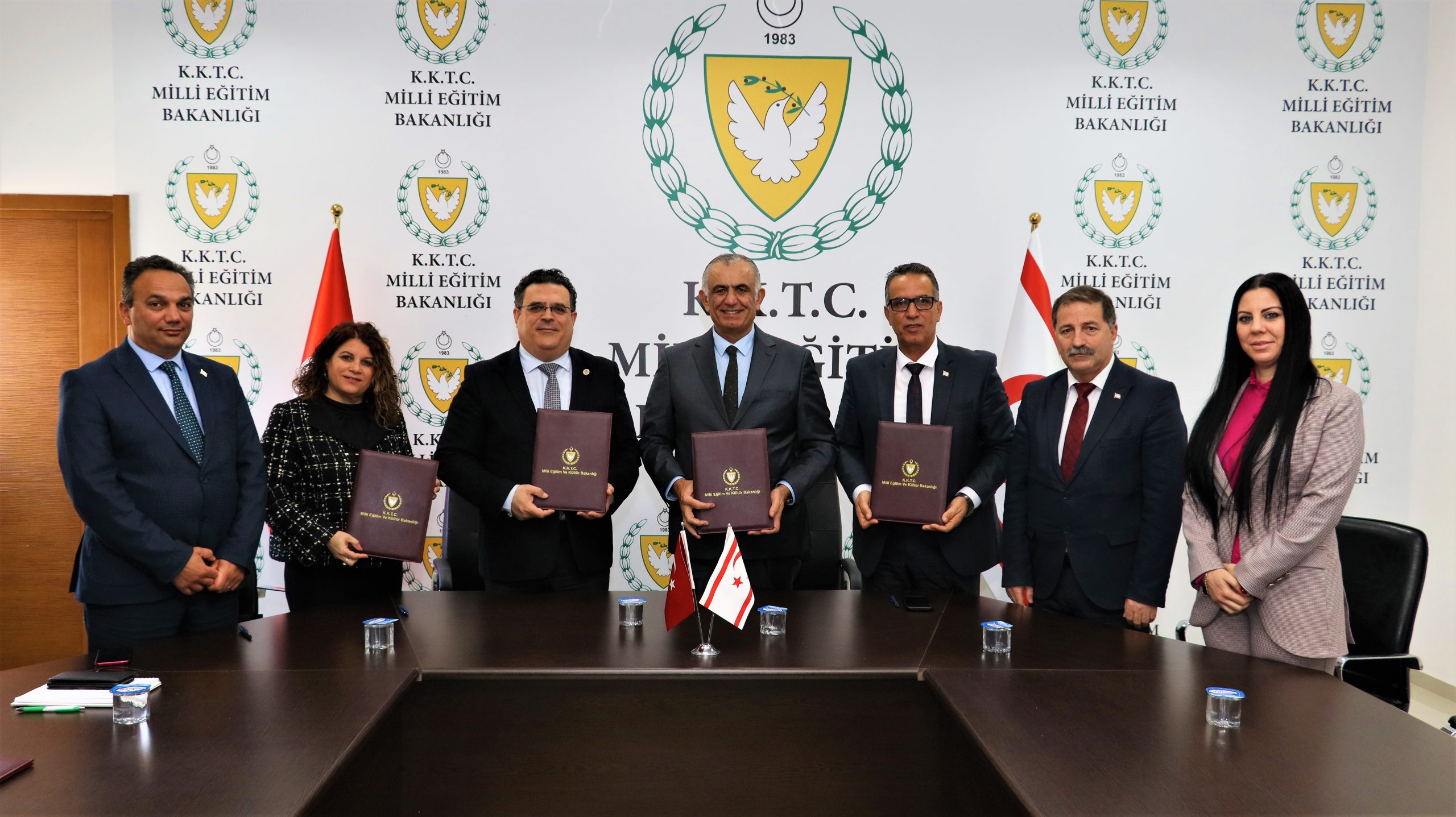 Milli Eğitim Bakanlığı okulların akademik yönden desteklenmesi amacıyla 6 üniversite ile protokol İmzaladı