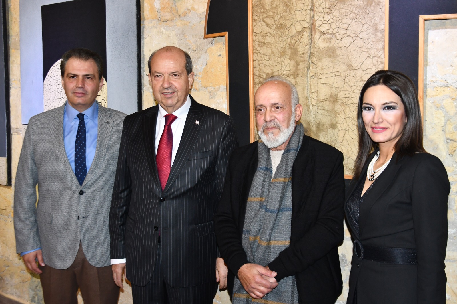 Cumhurbaşkanı Tatar, Keten’in “Belirlenmemiş ve Şekillenmemiş Öz” adlı retrospektif sergisinin açılışına katıldı