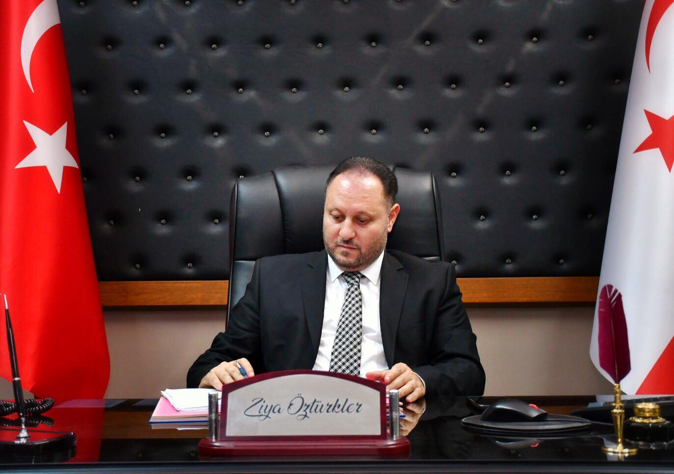 Öztürkler: Denktaş, sadece Kıbrıs Türkünün değil, tüm Türk dünyasının saygı ve güvenini kazanmış ender bir liderdir