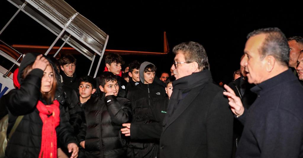 Gazimağusa Canbulat Özgürlük Ortaokulu kafilesi Ercan’a ulaştı