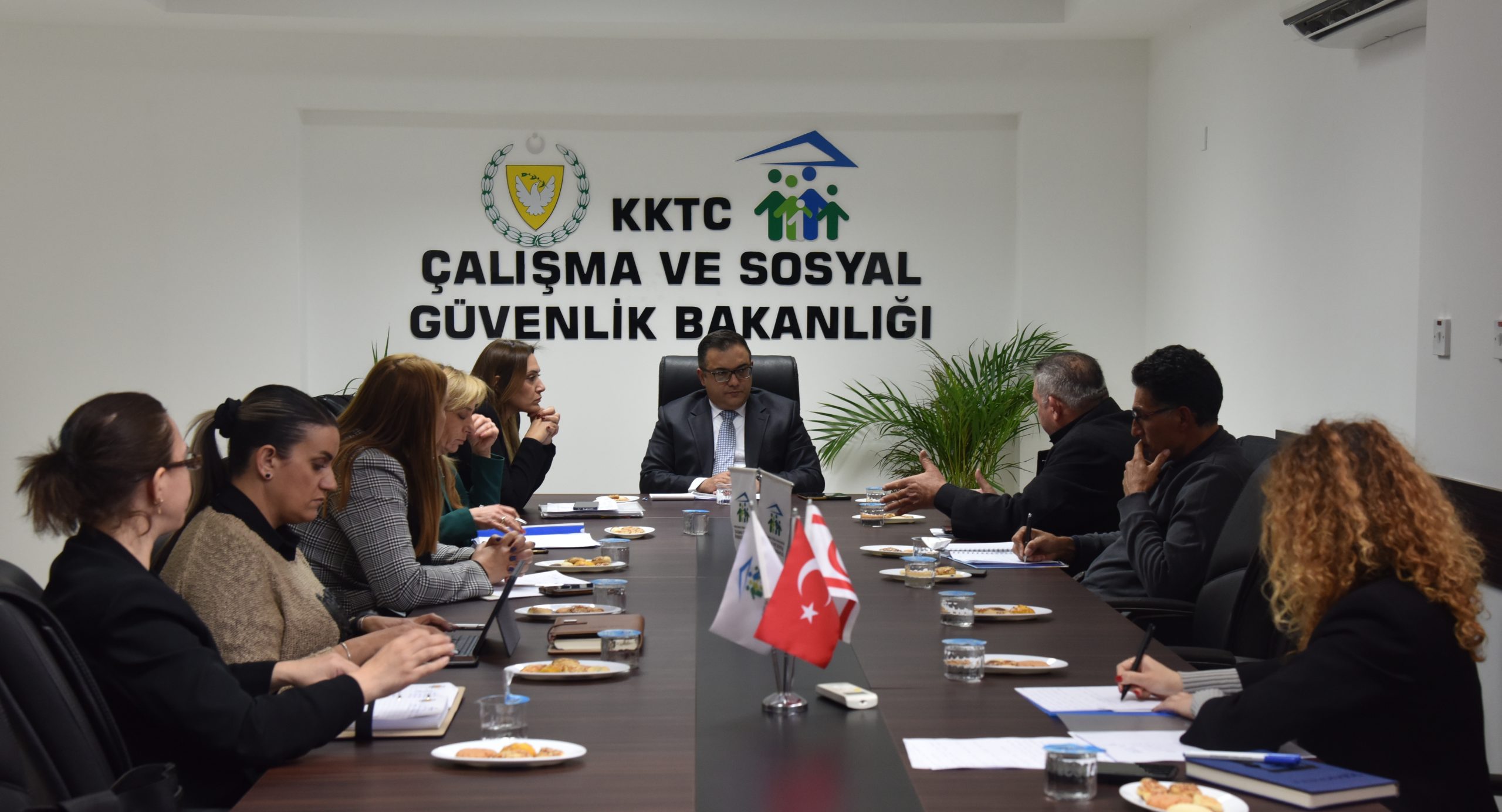 Kayıtdışılıklıkla mücadele konusunda çalışma toplantısı yapıldı…Çalışma Dairesi ekipleri teftişlere başlayacak