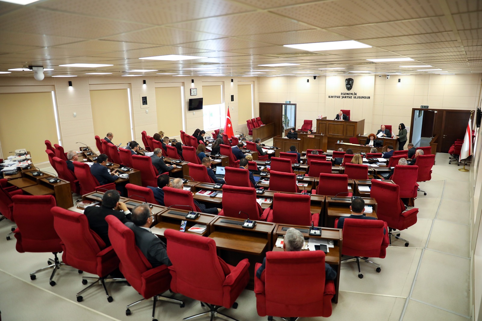 Meclis’te bir rapor, bir de onay yasa tasarısı onaylandı