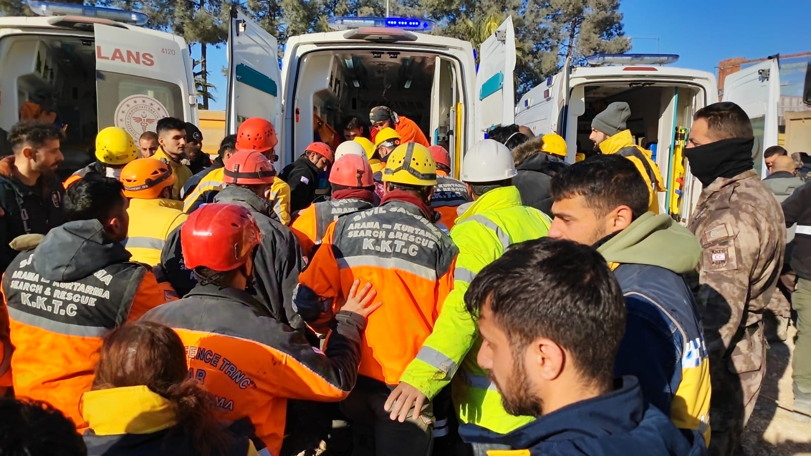 Başbakanlık:Canlı kurtarılan kişi KKTC kafilesinde olan Evren Çavdır’dır