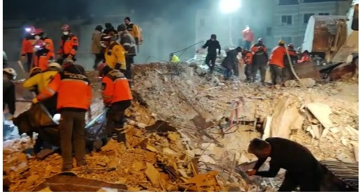 İsias Otel enkazında spor kafilesinden 1 kişinin daha cansız bedenine ulaşıldı