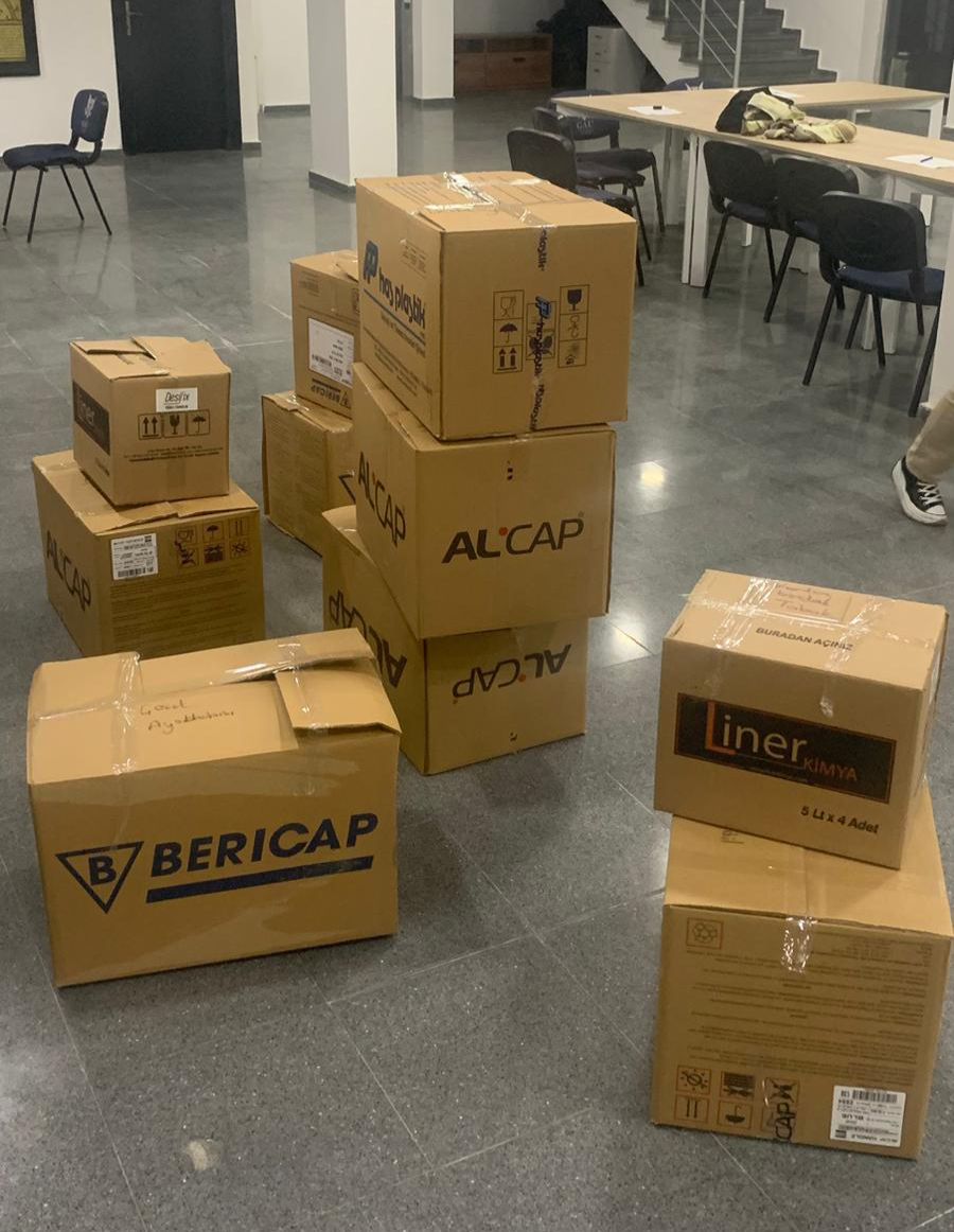 Deprem bölgelerine ulaştırılmak üzere yardım kampanyaları düzenleniyor