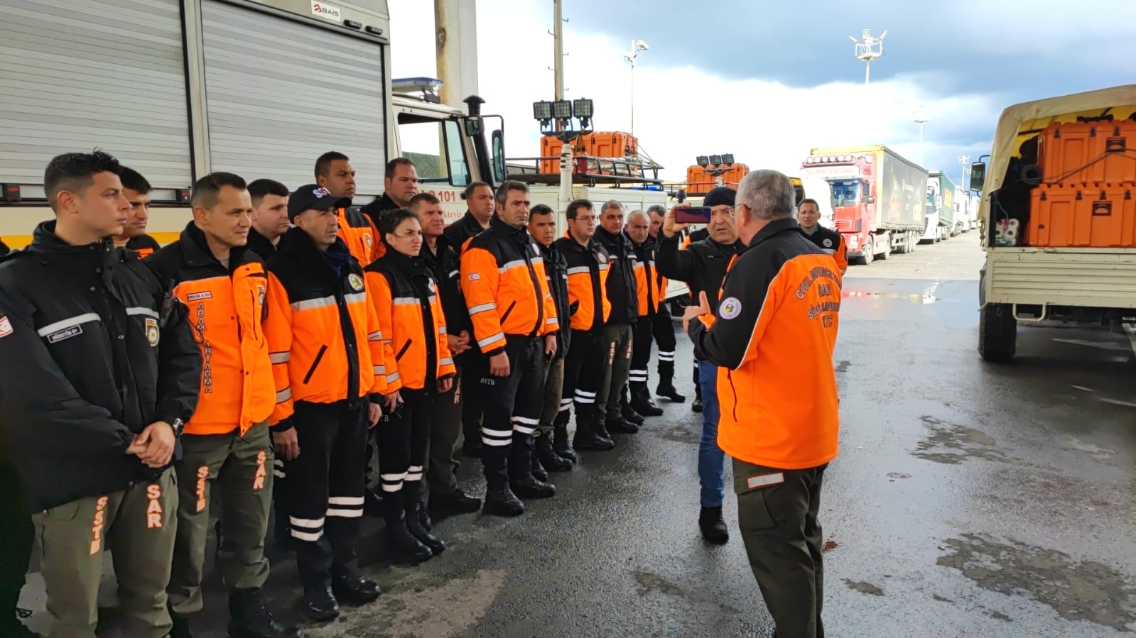 Sivil Savunma Teşkilatı Başkanlığı arama-kurtarma ekipleri yardım için anavatan Türkiye’ye gitmek için yola çıktı