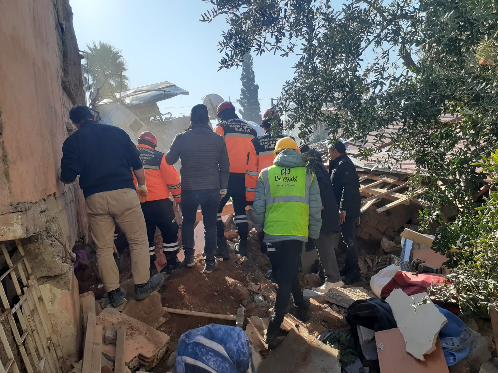 Hatay’da enkaz altında kalarak hayatını kaybeden 1 KKTC vatandaşı daha bulundu