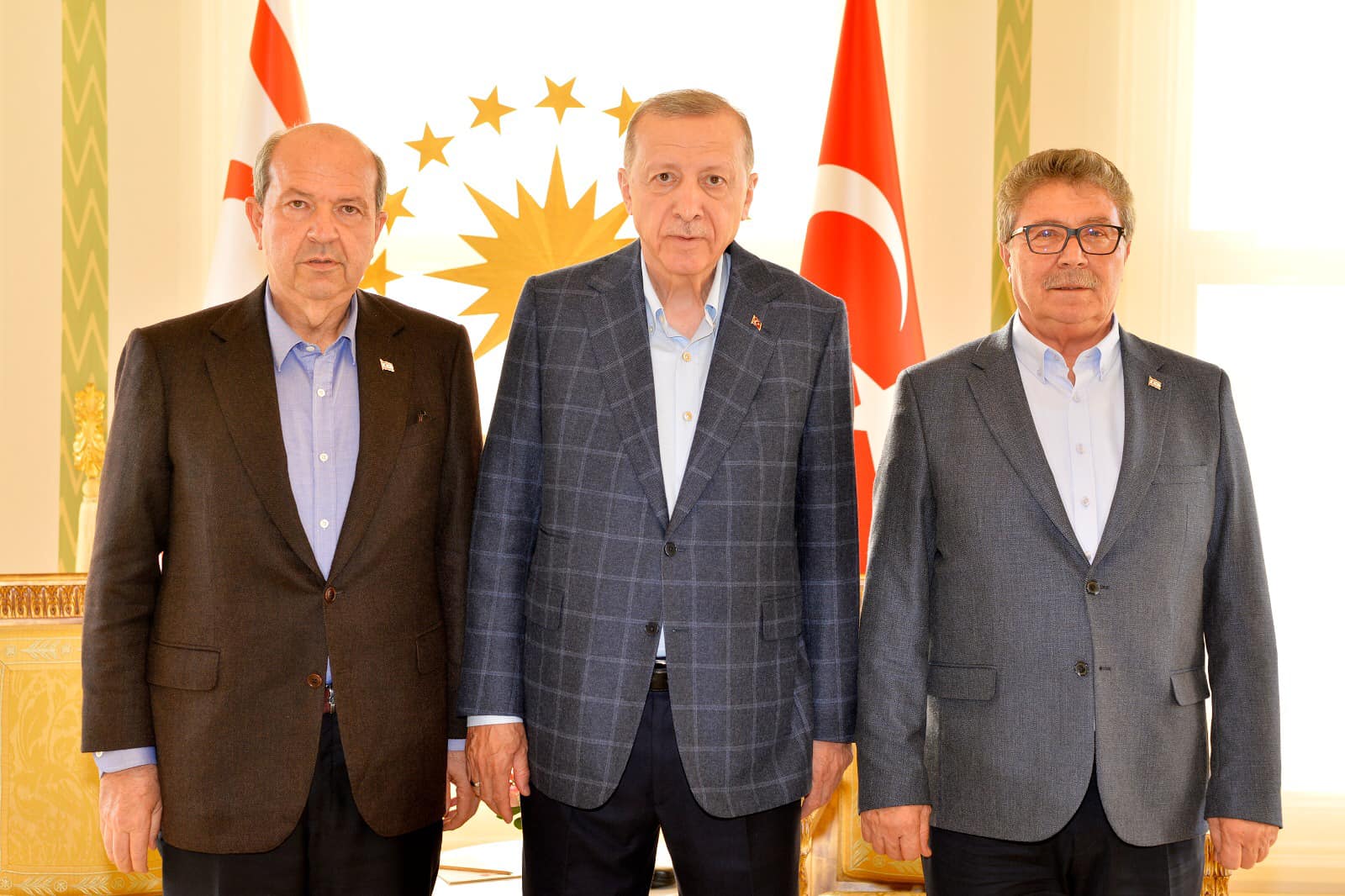 TC Cumhurbaşkanı Erdoğan, Cumhurbaşkanı Tatar ve Başbakanı Üstel ile görüştü