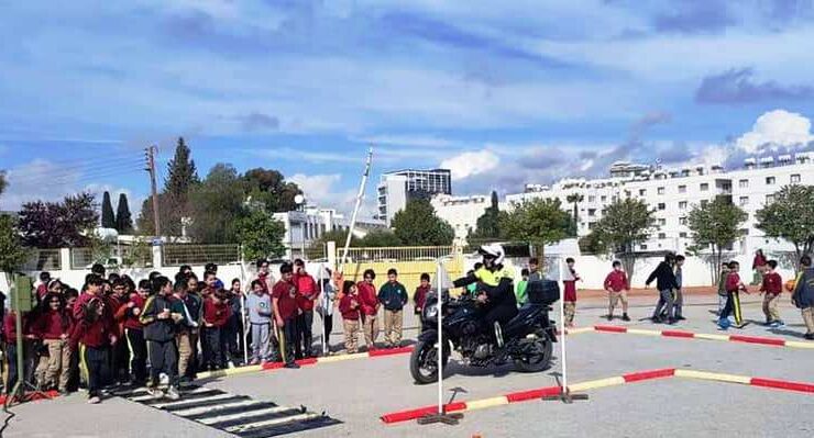 Gezici trafik eğitim parkı ile trafik eğitimleri verilmeye başlandı
