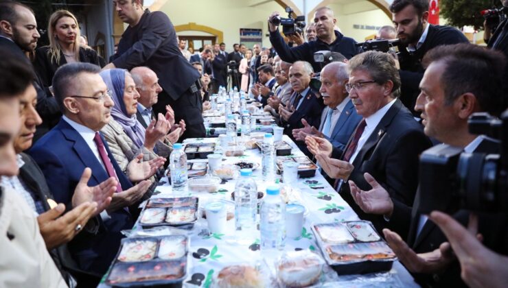 Oktay ve Üstel Gazimağusa Polat Paşa Camii’nde düzenlenen iftara katıldılar