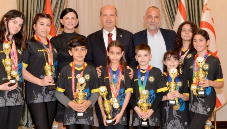 Cumhurbaşkanı Tatar  KKTC Çocuk ve Genç Fitness Milli Takımı’nı kabul etti