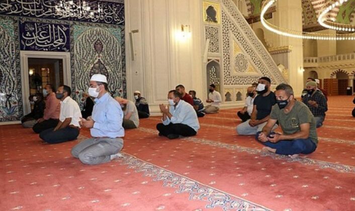 İlk teravih namazı dün akşam kılındı